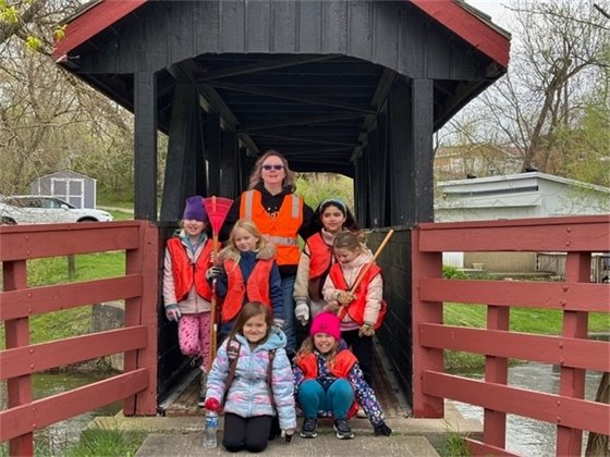 Girl Scouts Troop Volunteers on Earth Day
